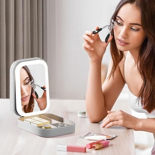 💍 White Jewelry Box with LED Mirror – Elegant Organizer with Light